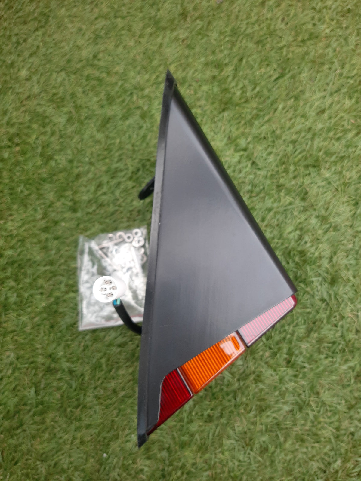 NH 40 Series, 5640, 6640, 7740, 7840, 8240, 8340 LED Tail lights