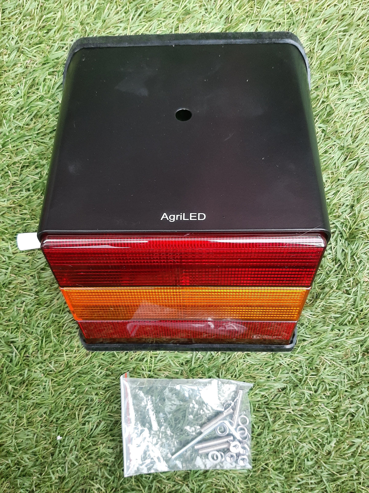 NH 40 Series, 5640, 6640, 7740, 7840, 8240, 8340 LED Tail lights