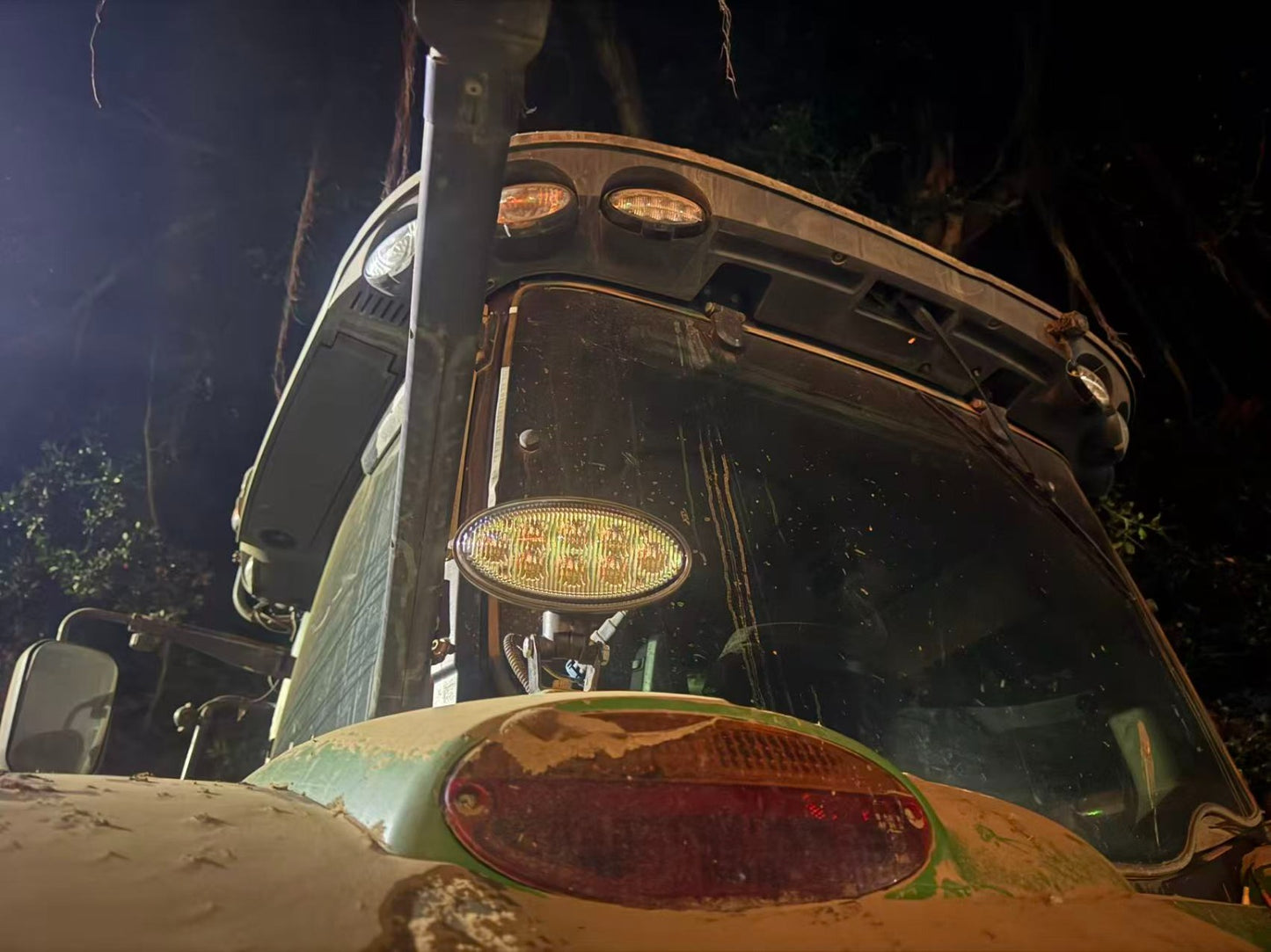 John Deere R-Series Oval LED Work Lamp